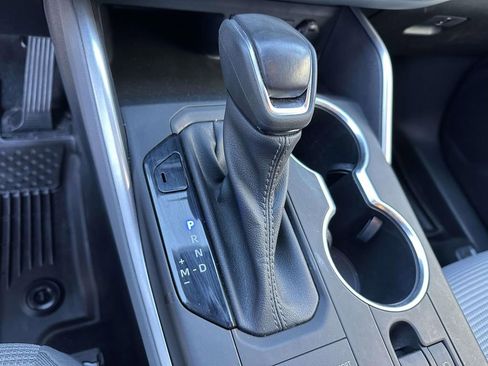 Used 2022 Toyota Highlander LE image 31