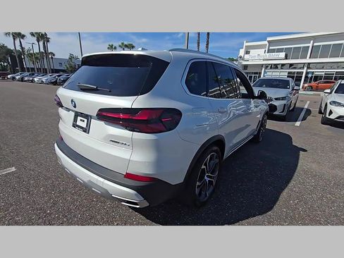 Certified 2025 BMW X5 xDrive50e w/ Premium Package image 28