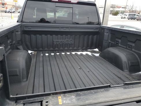 Used 2022 Chevrolet Silverado 1500 High Country w/ Z71 Off-Road Package image 31