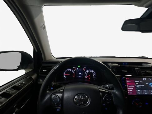 Used 2020 Toyota 4Runner Venture w/ Moonroof Package AWD/4WD image 7