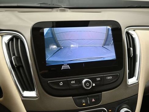 Used 2020 Chevrolet Malibu LT w/ Leather Package FWD image 24