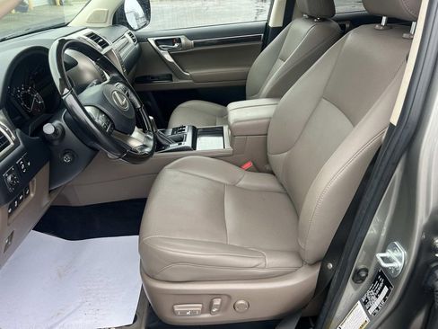 Used 2021 Lexus GX 460 Premium w/ Premium Package image 9