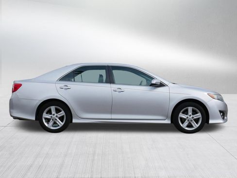 Used 2014 Toyota Camry SE w/ Fleet Convenience Package image 8