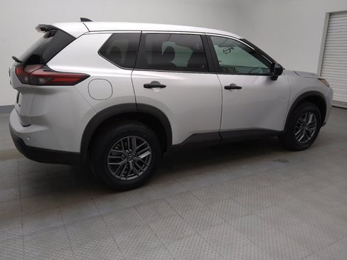 Used 2024 Nissan Rogue S AWD/4WD image 10