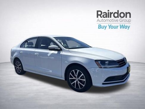 Used 2017 Volkswagen Jetta SE FWD image 1