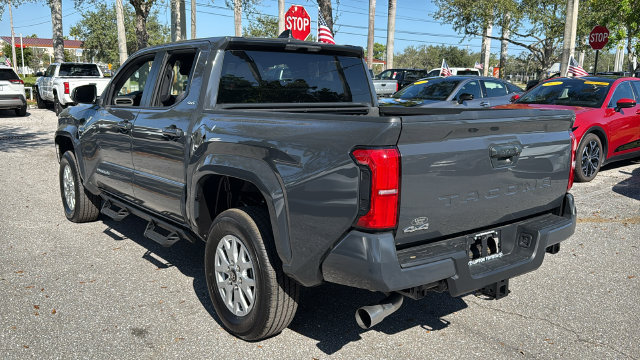 Used 2025 Toyota Tacoma SR5 AWD/4WD image 5