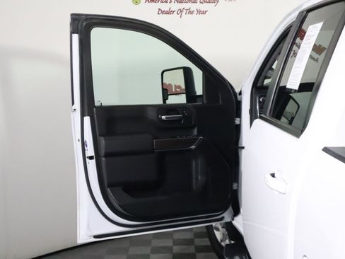 Used 2023 Chevrolet Silverado 2500 LT w/ Convenience Package image 23