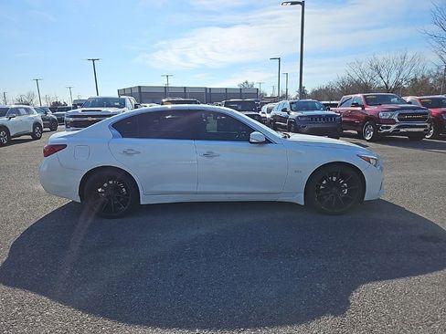 Used 2018 INFINITI Q50 Luxe w/ Essential Package (3.0T Luxe) image 8