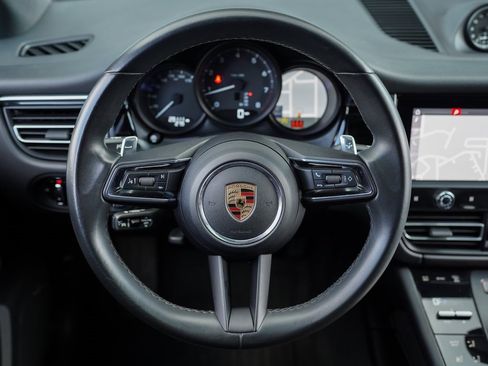 Used 2023 Porsche Macan w/ Premium Package Plus image 28