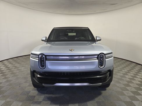 Used 2025 Rivian R1S Adventure AWD/4WD image 8