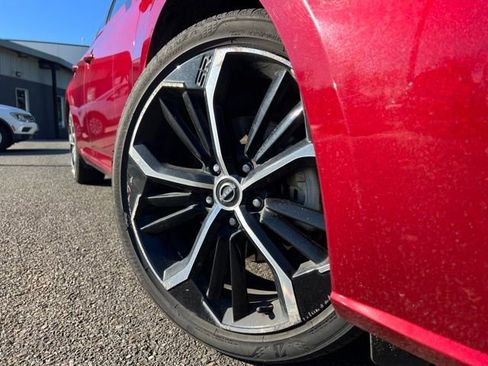 Used 2023 Nissan Altima 2.5 SR image 2