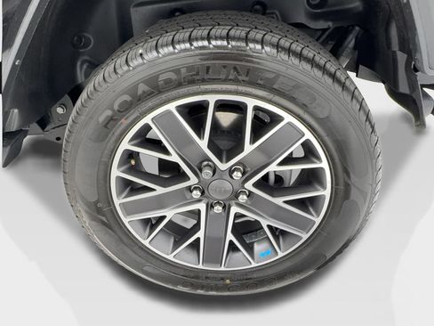 Used 2023 Jeep Wrangler Unlimited Sahara AWD/4WD image 11