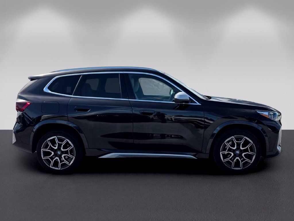 Used 2023 BMW X1 xDrive28i w/ Convenience Package AWD/4WD image 3