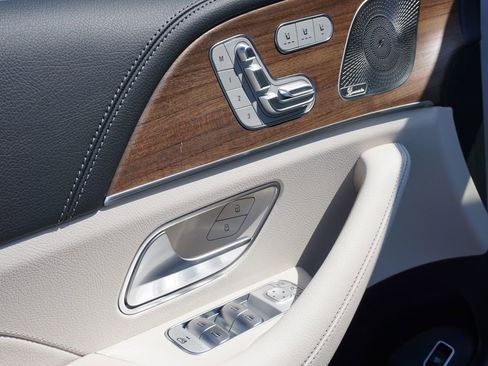 New 2026 Mercedes-Benz GLS 450 4MATIC image 17