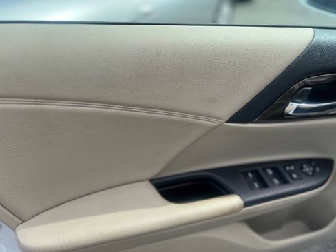 Used 2016 Honda Accord EX-L image 11