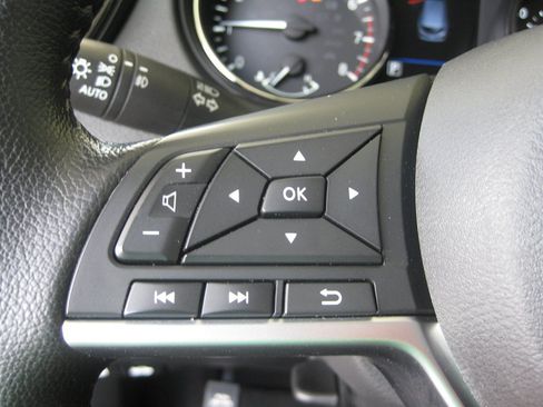 Used 2021 Nissan Rogue Sport SV FWD image 15