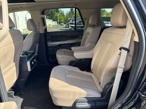 Used 2024 Ford Expedition Limited AWD/4WD image 9