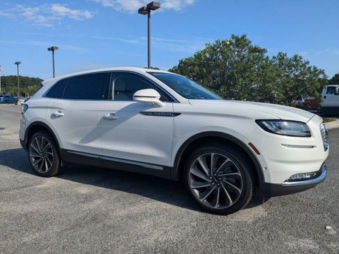 Certified 2023 Lincoln Nautilus Reserve w/ Equipment Group 202A image 3