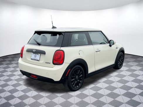 Used 2019 MINI Cooper 2-Door Hardtop image 9