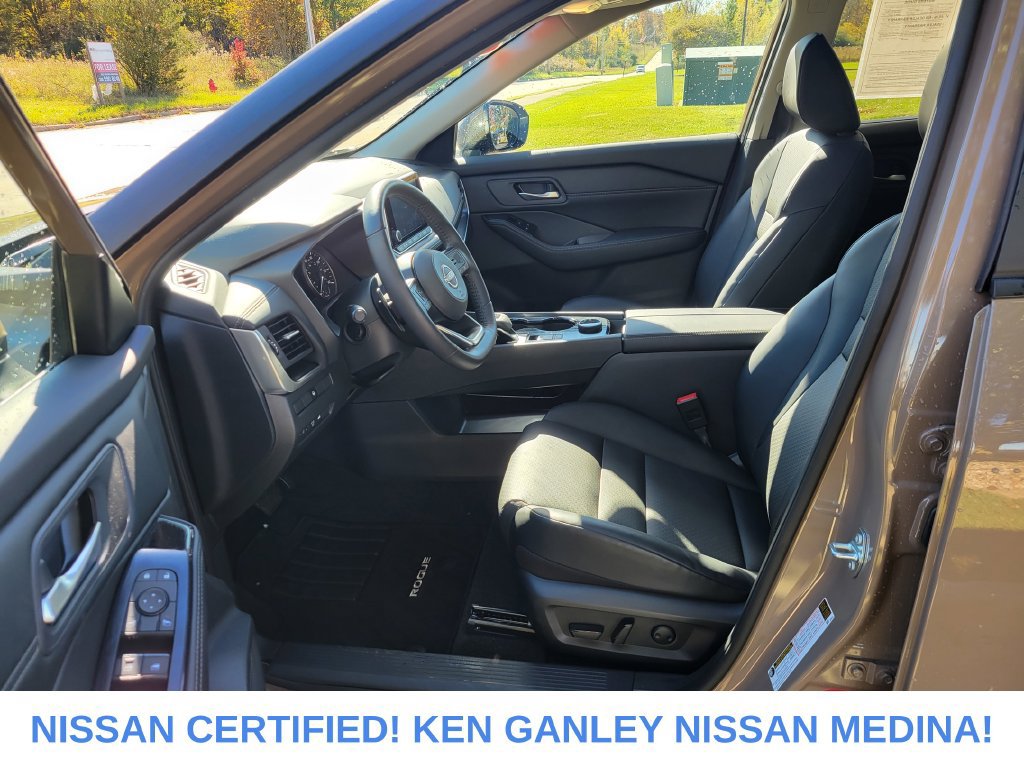 Certified 2024 Nissan Rogue SV w/ SV Premium Package AWD/4WD image 39