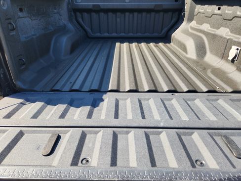 Certified 2024 Chevrolet Colorado Z71 w/ Z71 Convenience Package 2 image 32