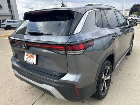 New 2025 Volkswagen Tiguan SE image 4