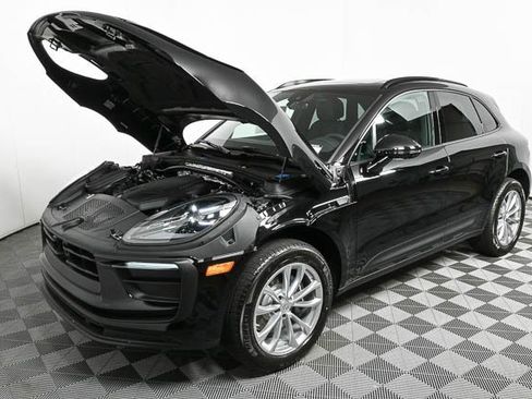 Certified 2025 Porsche Macan image 34