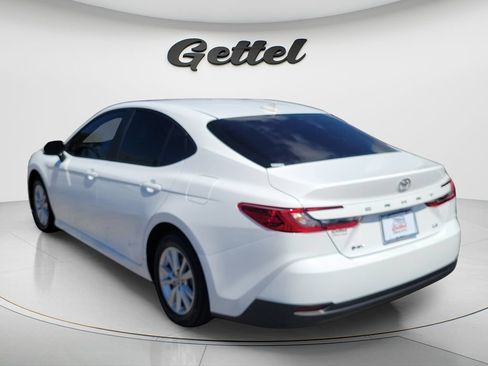 Used 2025 Toyota Camry LE FWD image 7