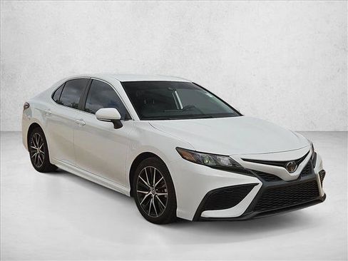 Used 2022 Toyota Camry SE w/ Carpet Mat Package (TMS) FWD image 3