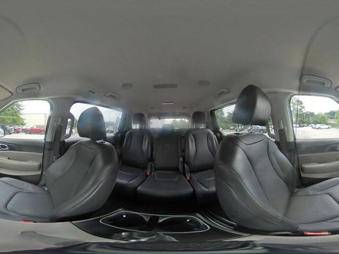 Used 2026 Kia Carnival FWD image 44