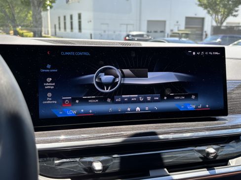 Certified 2026 BMW X7 M60i AWD/4WD image 21
