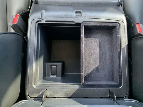 Used 2023 Nissan Armada SV image 32