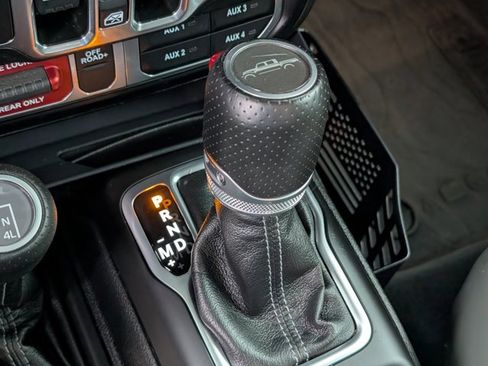 Used 2024 Jeep Gladiator Mojave w/ Convenience Group image 26