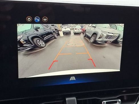 Used 2026 Chevrolet Equinox LT FWD image 14
