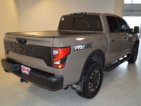 Used 2021 Nissan Titan PRO-4X w/ Pro-4x Convenience Package AWD/4WD image 3