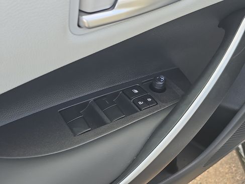 Used 2025 Toyota Corolla SE FWD image 19