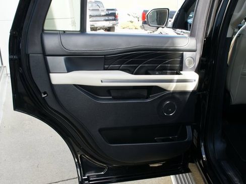 Used 2020 Ford Expedition Platinum image 29