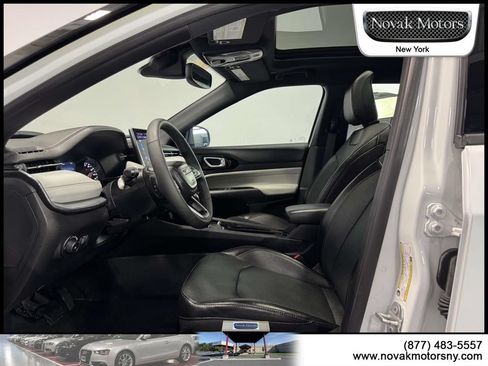 Used 2023 Jeep Compass Limited w/ Sun and Sound Group AWD/4WD image 17