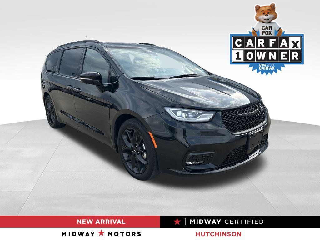 Used 2025 Chrysler Pacifica Limited FWD image 1