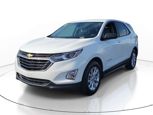 Used 2021 Chevrolet Equinox LS w/ LS Convenience Package FWD image 3