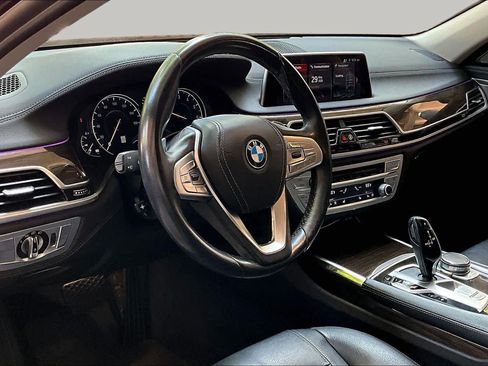 Used 2018 BMW 740i RWD image 17