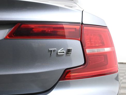 Used 2018 Volvo S90 T6 Momentum w/ Convenience Package image 13