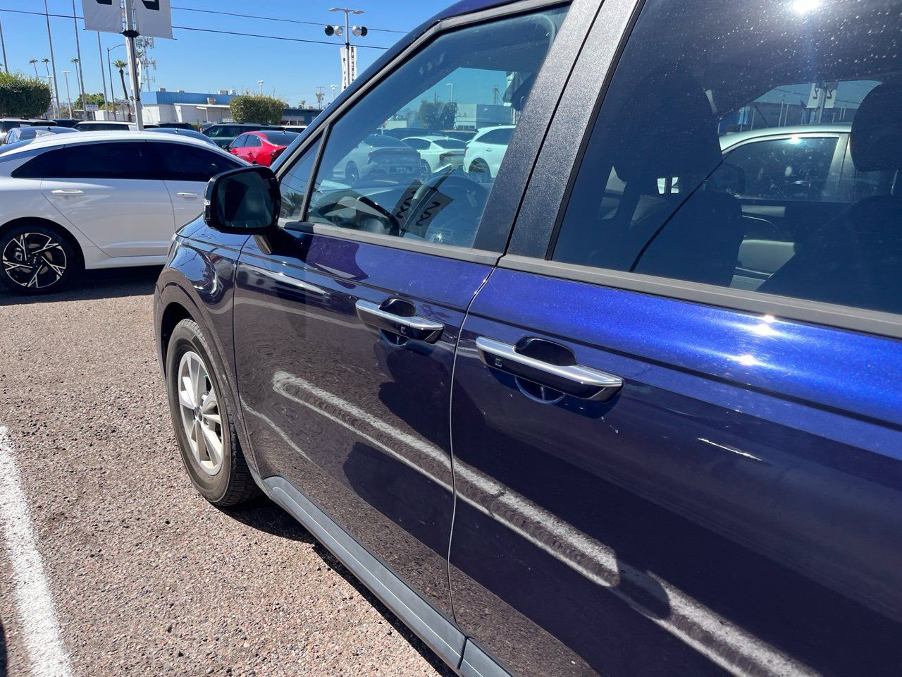 Used 2024 Kia Carnival LX FWD image 16
