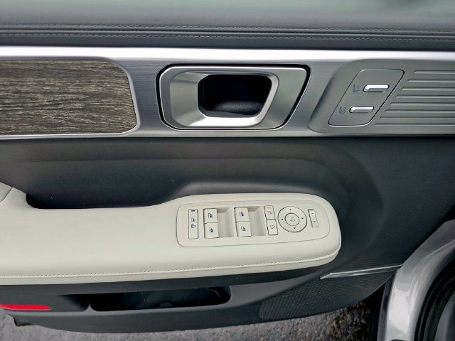 Used 2025 Hyundai Santa Fe Calligraphy FWD image 23