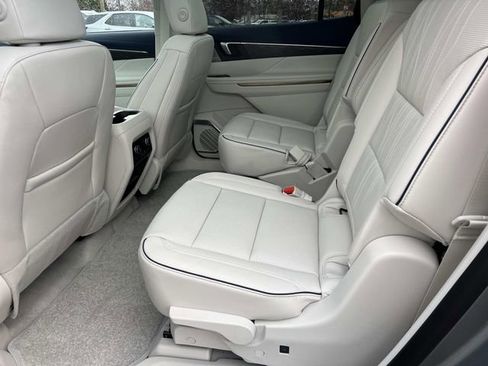 New 2026 Buick Enclave Avenir image 11