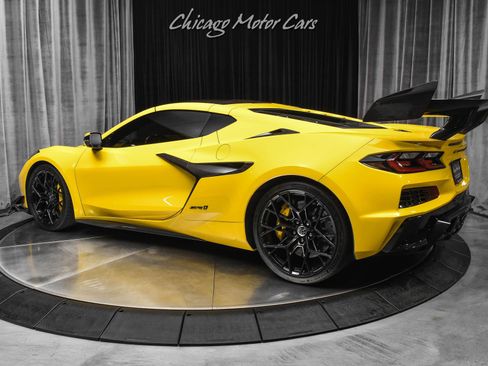 Used 2026 Chevrolet Corvette ZR1 w/ ZR1 Carbon Fiber Aero Package RWD image 39