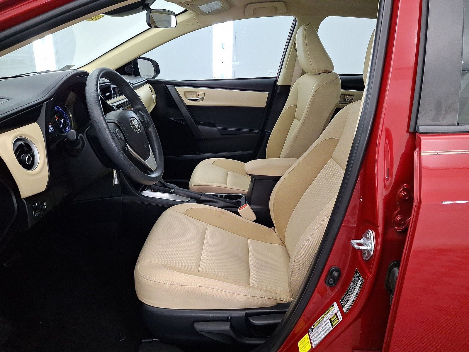 Used 2017 Toyota Corolla LE FWD image 3