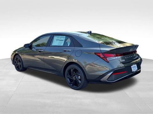 New 2026 Hyundai Elantra SEL Sport FWD image 3