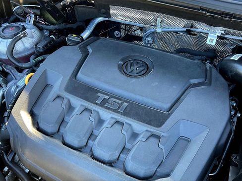 Used 2022 Volkswagen Tiguan SE image 33