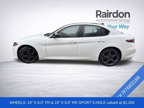 Used 2024 Alfa Romeo Giulia Veloce image 4